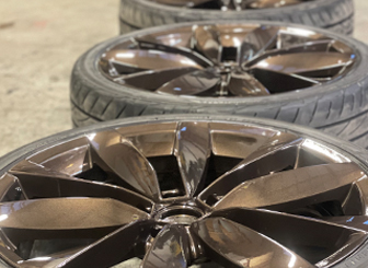 Vehicle and wheel colour finish
